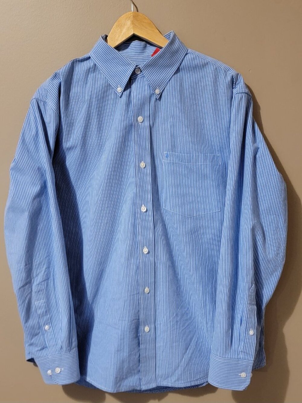 IZOD Blue-Checked Long-Sleeve Button-Down Shirt - Large